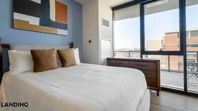 513 S Damen Ave, Unit 401 in Chicago, IL - Foto de edificio - Building Photo