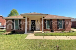 5735 Sweet Meadow Dr in Montgomery, AL - Building Photo