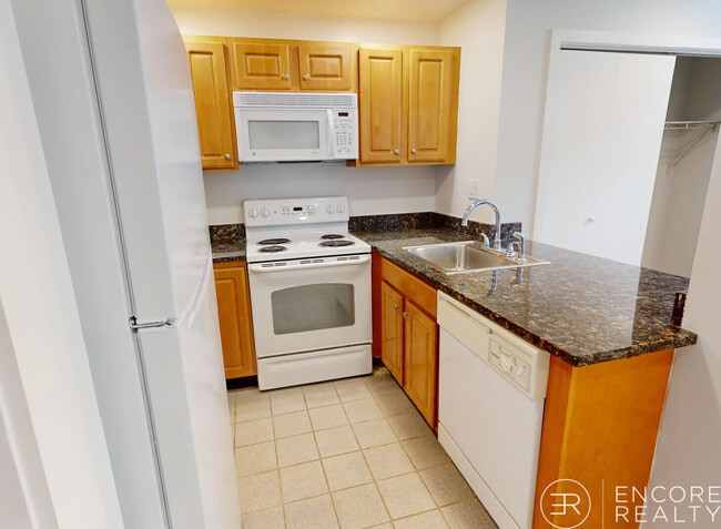 28 Queensberry St in Boston, MA - Building Photo - Building Photo