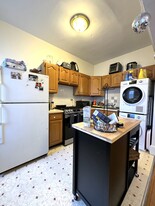 223 Harvard Ave, Unit 1 Apartamentos