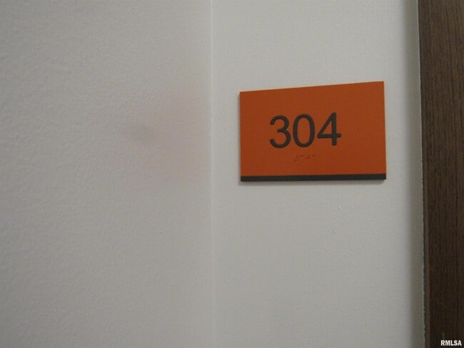 509 9th St in De Witt, IA - Building Photo - Building Photo