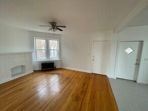 6343 N Claremont Ave in Chicago, IL - Building Photo - Building Photo
