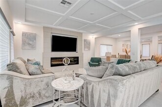 6723 Tangled Vines Ave in Las Vegas, NV - Foto de edificio - Building Photo