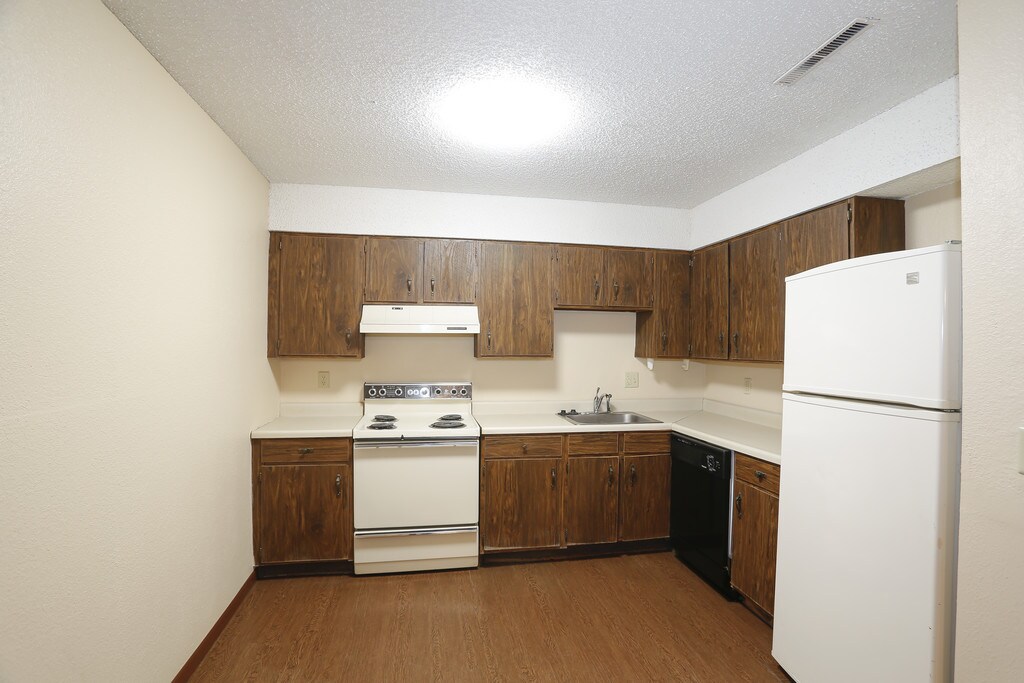 Four Seasons Emporia, KS Apartments