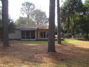 575 Yadkin Rd in Southern Pines, NC - Building Photo - Building Photo