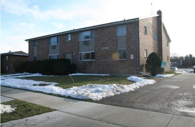 275 Broadway Dr in Sun Prairie, WI - Foto de edificio - Building Photo