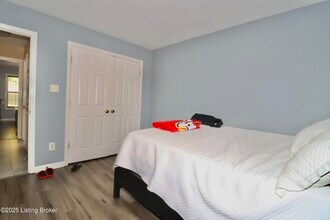 9509 Hunters Trail Ct in Louisville, KY - Building Photo - Building Photo