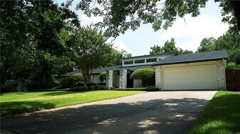 3103 Mistywood Cir in Austin, TX - Building Photo