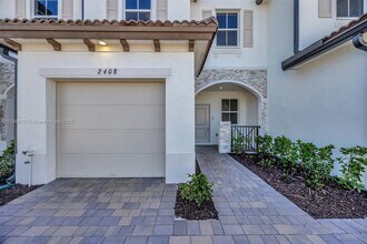 2408 SE 29th St in Homestead, FL - Building Photo - Building Photo