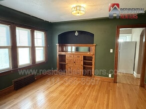 2009 S 68th St in West Allis, WI - Building Photo - Building Photo