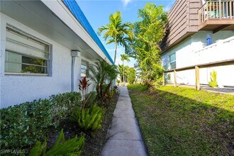 1331 Chesapeake Ave in Naples, FL - Building Photo - Building Photo