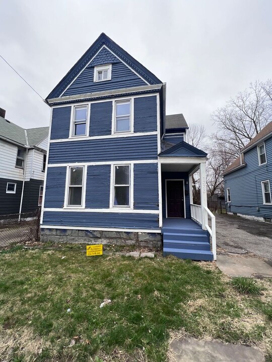 1333 E 68th St, Unit Unit #1 in Cleveland, OH - Building Photo