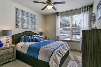 Oaks of Kyle Apartments in Kyle, TX - Foto de edificio - Building Photo