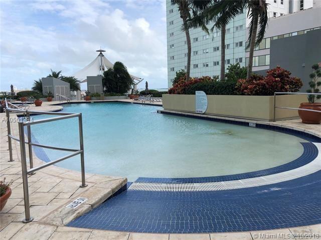 244 Biscayne Blvd, Unit 1008 in Miami, FL - Building Photo - Building Photo