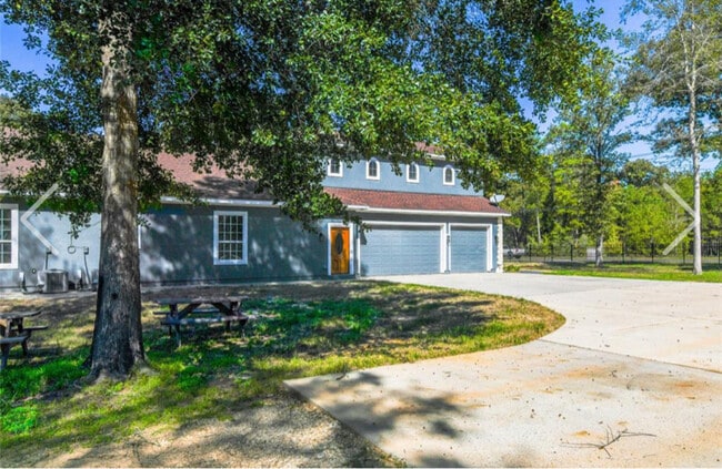 12446 Willis Waukegan Rd in Conroe, TX - Building Photo - Building Photo