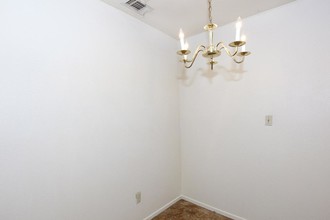 Fox Creek Magnolia in Magnolia, AR - Building Photo - Interior Photo