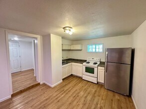 509 E Stevens St, Unit B in Cookeville, TN - Foto de edificio - Building Photo