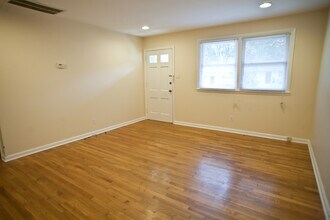 611 Hillsborough St in Chapel Hill, NC - Building Photo - Building Photo