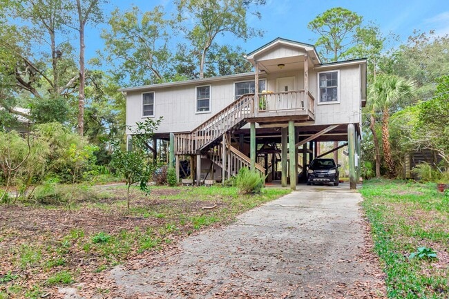 5985 N Airport Rd in Milton, FL - Building Photo - Building Photo