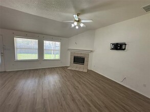 6904 Evening Shade Ln in Arlington, TX - Building Photo - Building Photo