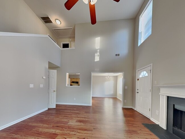 7207 Hidden Creek Dr, Unit 113 in Charlotte, NC - Building Photo - Building Photo