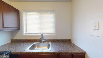 4955 G St SE, Unit C3 in Washington, DC - Building Photo - Building Photo