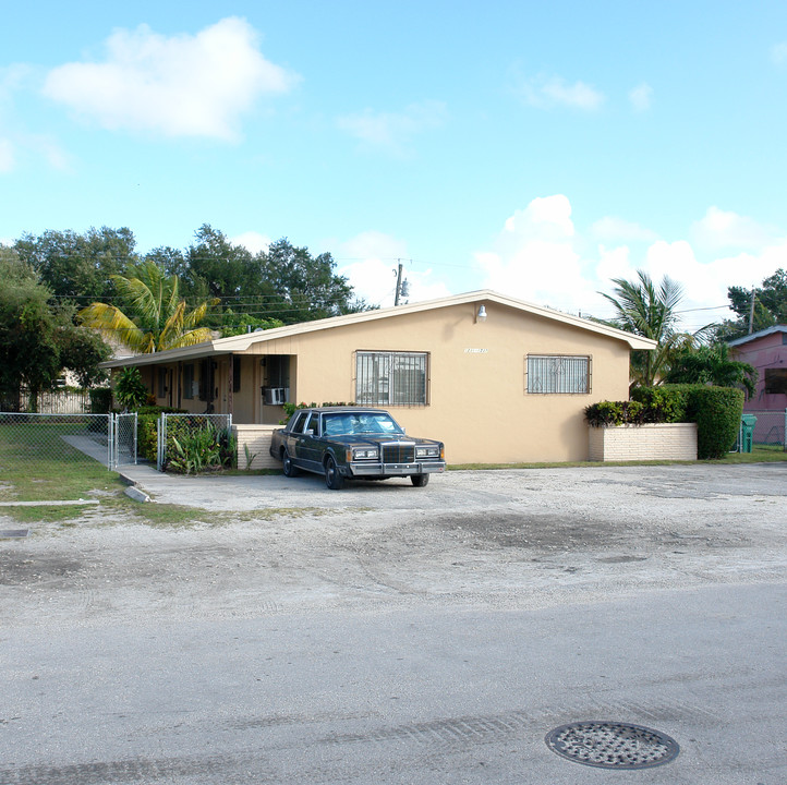 1231-1237 NW 77th Ter in Miami, FL - Building Photo