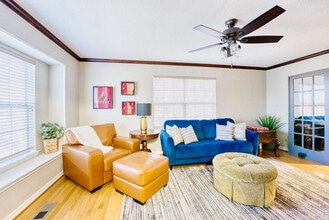 1072 Valley View Dr in Fayetteville, AR - Foto de edificio - Building Photo