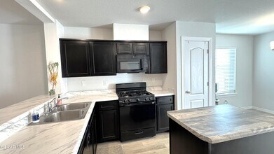 1033 Candelilla St in Horizon City, TX - Building Photo - Building Photo