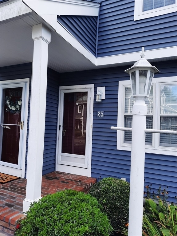 property at 25 Hobart Ln