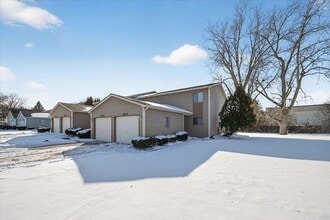 2755-2761 Scarlet Oak Dr in Toledo, OH - Building Photo - Building Photo