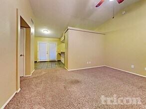 515 E Rockwood Dr in Phoenix, AZ - Foto de edificio - Building Photo