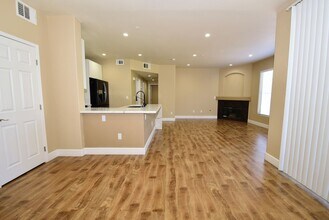 7103 S Durango Dr in Las Vegas, NV - Building Photo - Building Photo