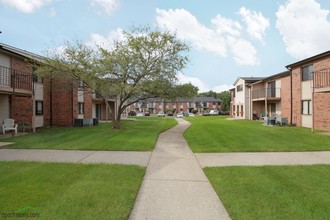 English Village in Indianapolis, IN - Building Photo - Building Photo