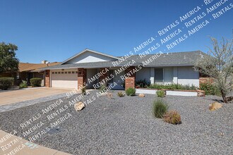 10534 E Mercer Ln in Scottsdale, AZ - Building Photo - Building Photo