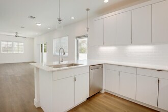 211 S Ocean Blvd in Lake Worth, FL - Building Photo - Building Photo