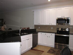 4015 Courtside Way in Tampa, FL - Foto de edificio - Building Photo