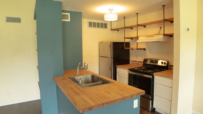 1601 Faro Dr, Unit 2304 in Austin, TX - Building Photo - Building Photo