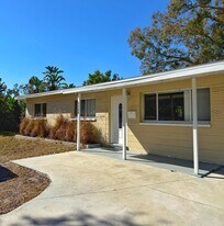 5520 Hobson St NE in St. Petersburg, FL - Building Photo