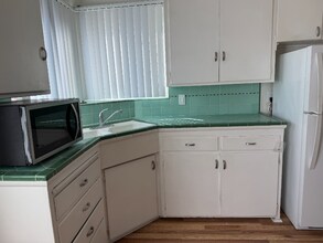 128 W Rosslynn Ave, Unit 128 in Fullerton, CA - Foto de edificio - Building Photo