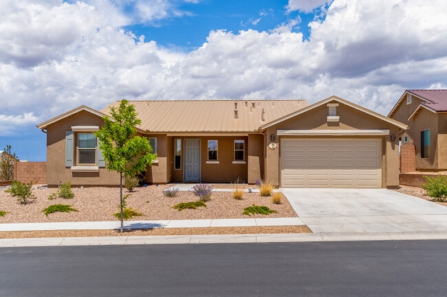 1 Camino Cerro Escondido in Santa Fe, NM - Building Photo - Building Photo