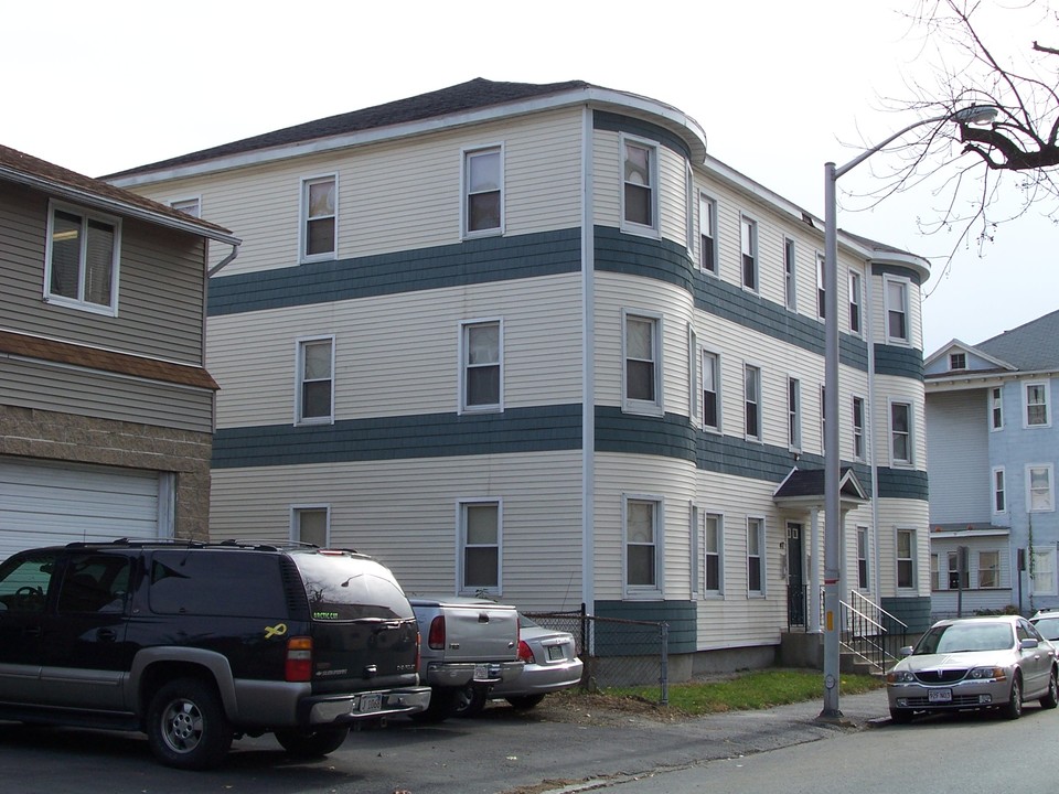 47 Grosvenor St in Worcester, MA - Building Photo