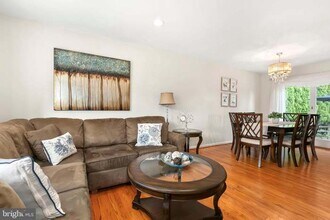 322 Woonsockett Ln in Silver Spring, MD - Building Photo - Building Photo