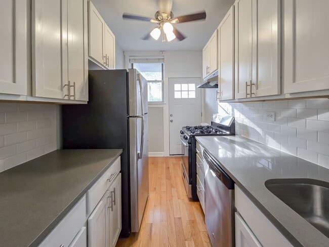 1932 W Winona St, Unit 3 in Chicago, IL - Foto de edificio - Building Photo