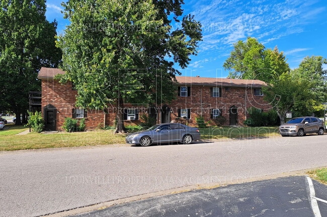 property at 1202 E Walford Dr