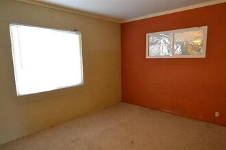 1146 Azusa St in Sacramento, CA - Foto de edificio - Building Photo