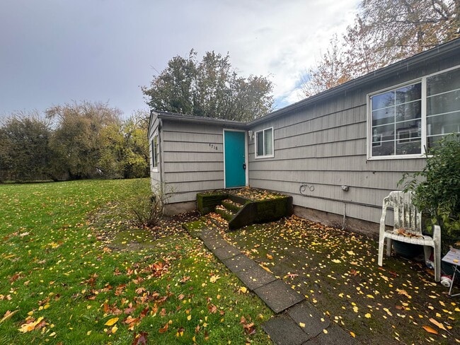 property at 4718-4720 SW Luradel St