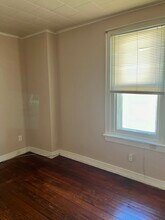 216 Rochelle Ave, Unit Rochelle - 2nd Floor in Philadelphia, PA - Foto de edificio - Building Photo