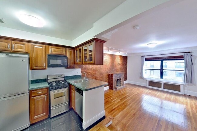 property at 487 W End Ave