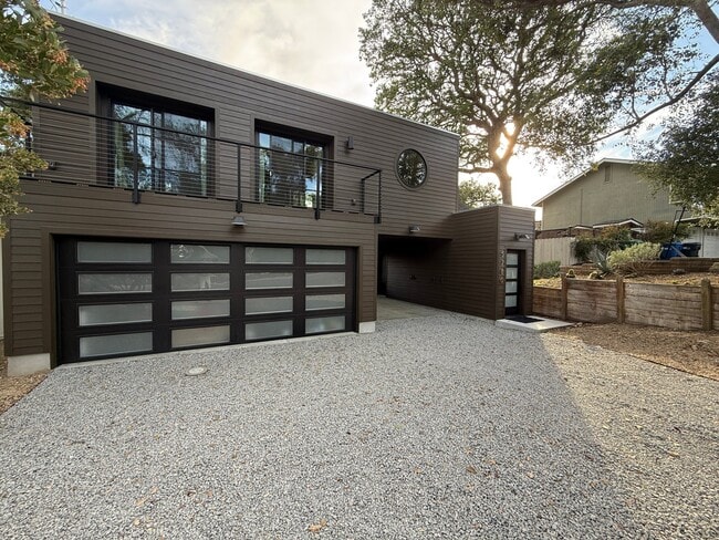 property at 5780 Violeta Ave